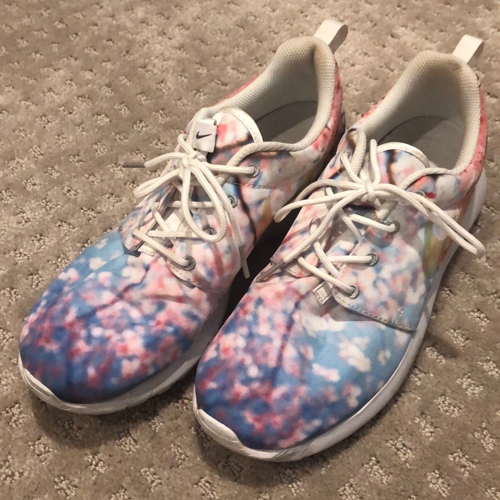 🌸 Cherry Blossom Nike Roshes 🌸